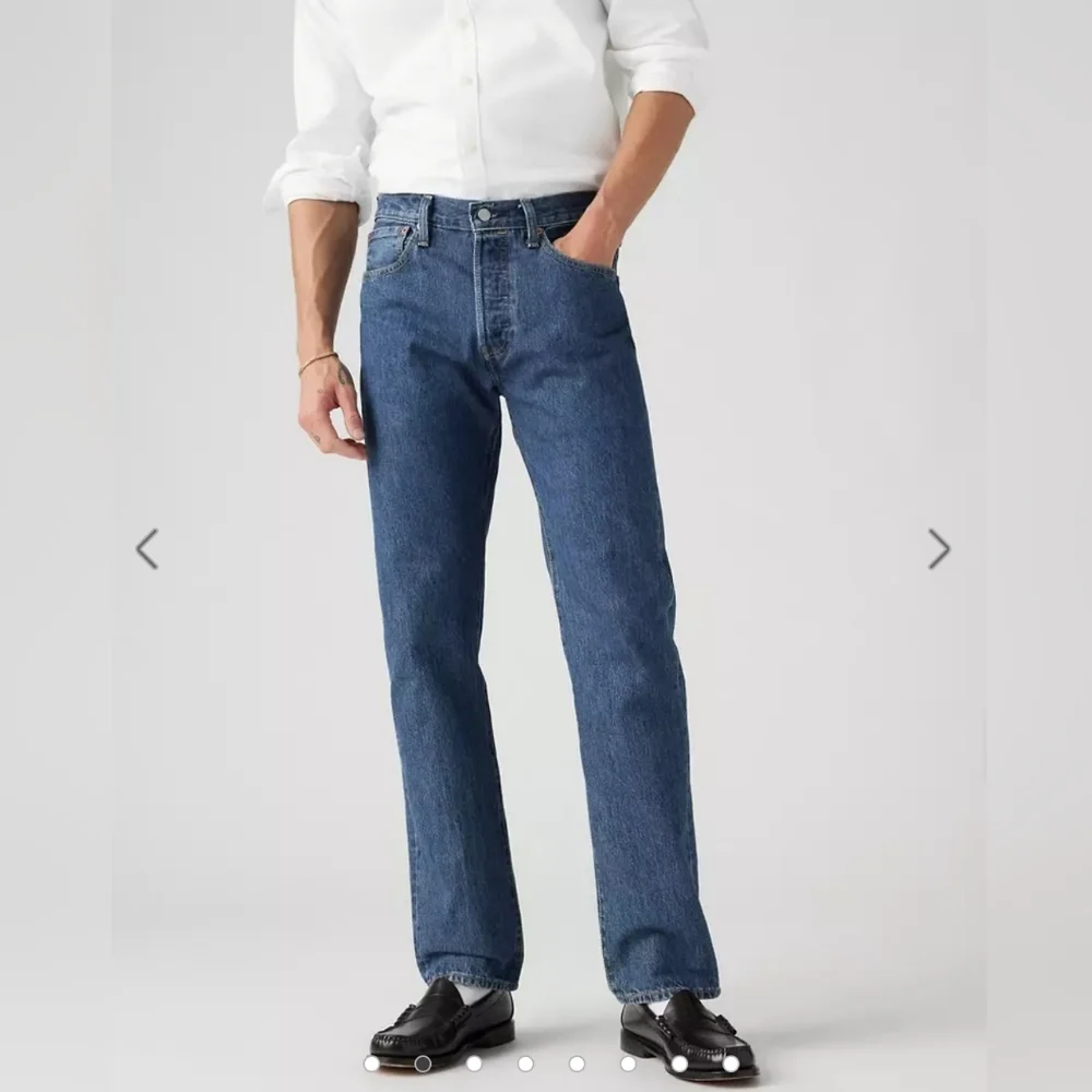 Levis 501 Original Fit Medium Wash Straight Leg Men's Jeans